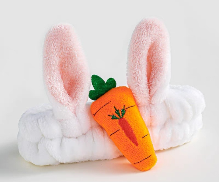 Cute Long Ears Rabbit Carrot Face Wash Headband Six Colors Application Scenario