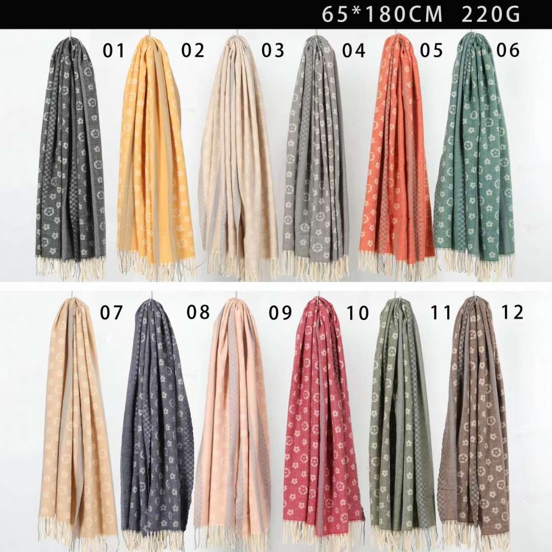 Wholesale of 2023's best-selling knitted jacquard scarves, women's shawls and cross-border scarves for foreign trade Application Scenario