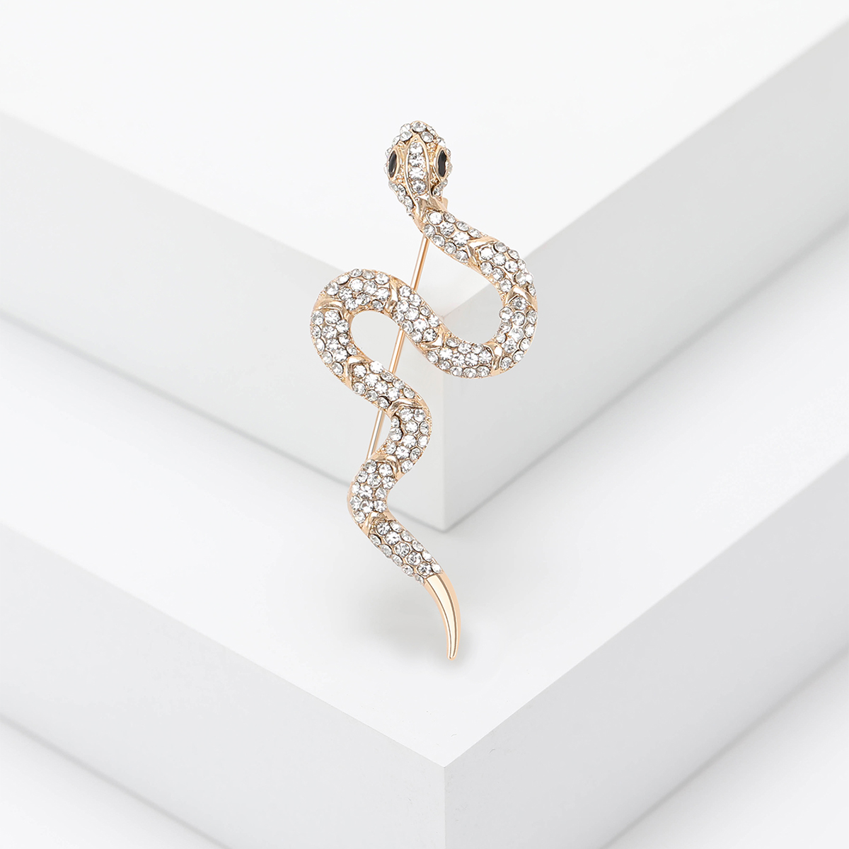 Factory direct sales, creative and light luxury new best-selling retro water diamond snake stainless steel brooch, anti-glare brooch, light luxury creative retro brooch, simple and fashionable accessory pin Specification image