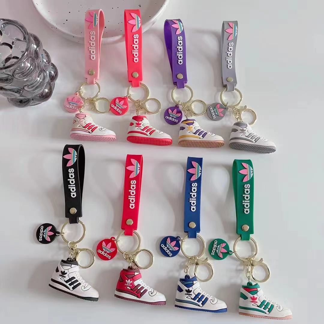 潮创意阿迪钥匙扣链情侣男女闺蜜礼物个性球鞋模型包挂件汽车3D立体