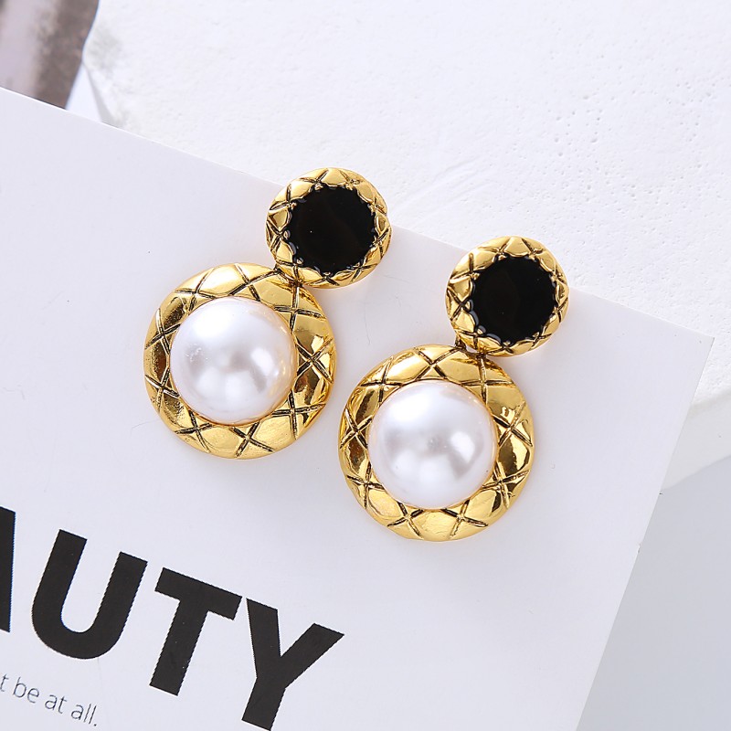 简约耳钉/韩版耳钉/人鱼姬耳钉白底实物图