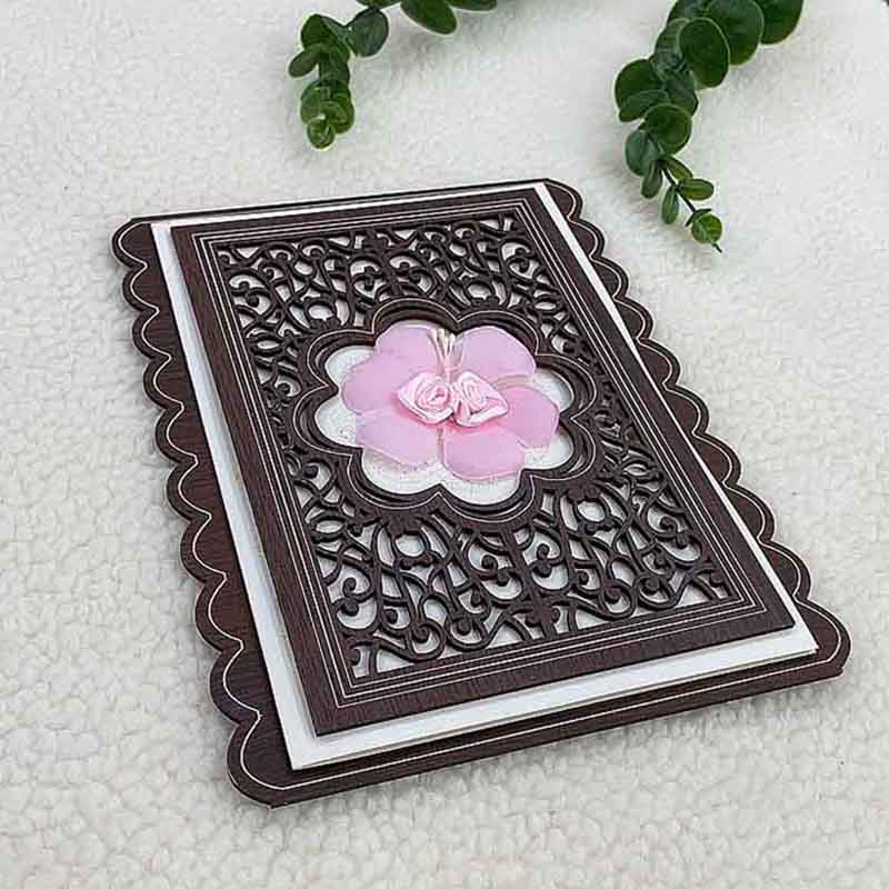 Customized high-end rectangular laser-hollowed-out wooden invitations for the Middle East and Africa with pink flowers, hand-held envelopes, wedding invitations, factory direct sales and wholesale details Picture