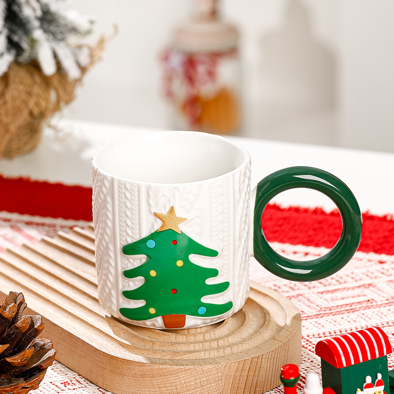 New design creative embossed Christmas ceramic gift cups and tea saucers, cute and personalized snowman coffee cups Item Picture