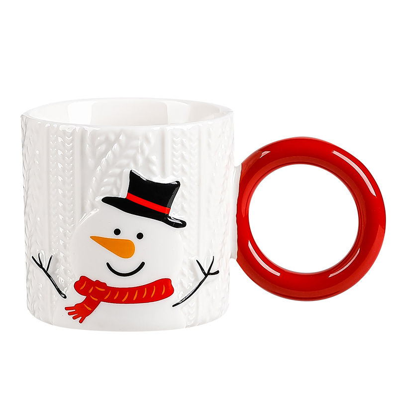 New design creative embossed Christmas ceramic gift cups and tea saucers, cute and personalized snowman coffee cups Application Scenario