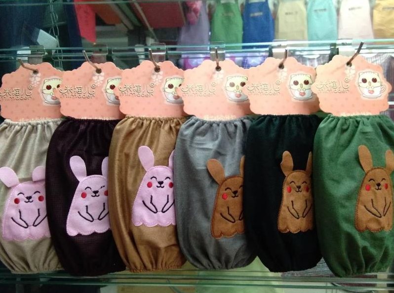 Cartoon embroidered dust-proof and stain-resistant fleece sleeves for pickup rabbits Specification image