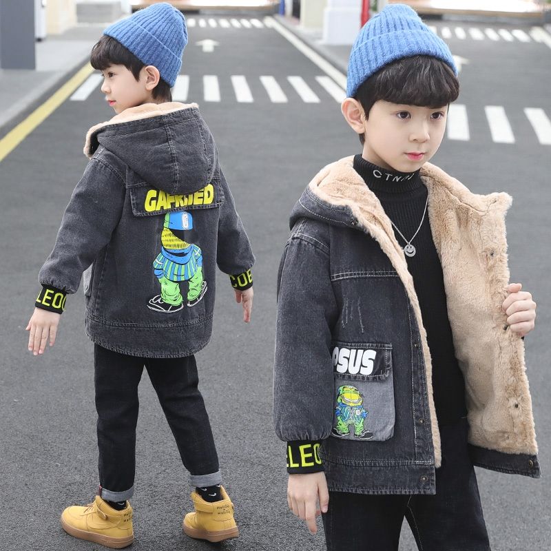 European, African and Middle East export denim jacket manufacturer direct sales, large sales volume, favorable prices, many styles, beautiful prices. Welcome to visit