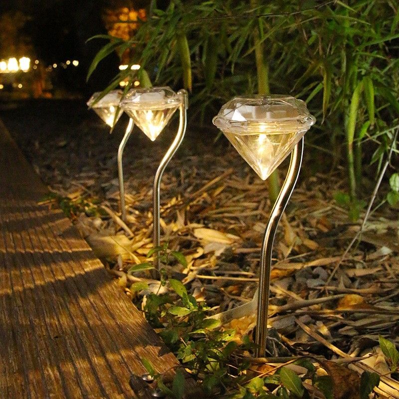 Solar LED diamond seven-color lawn light, outdoor waterproof garden grassland light, courtyard landscape flashing ground insert light Application Scenario