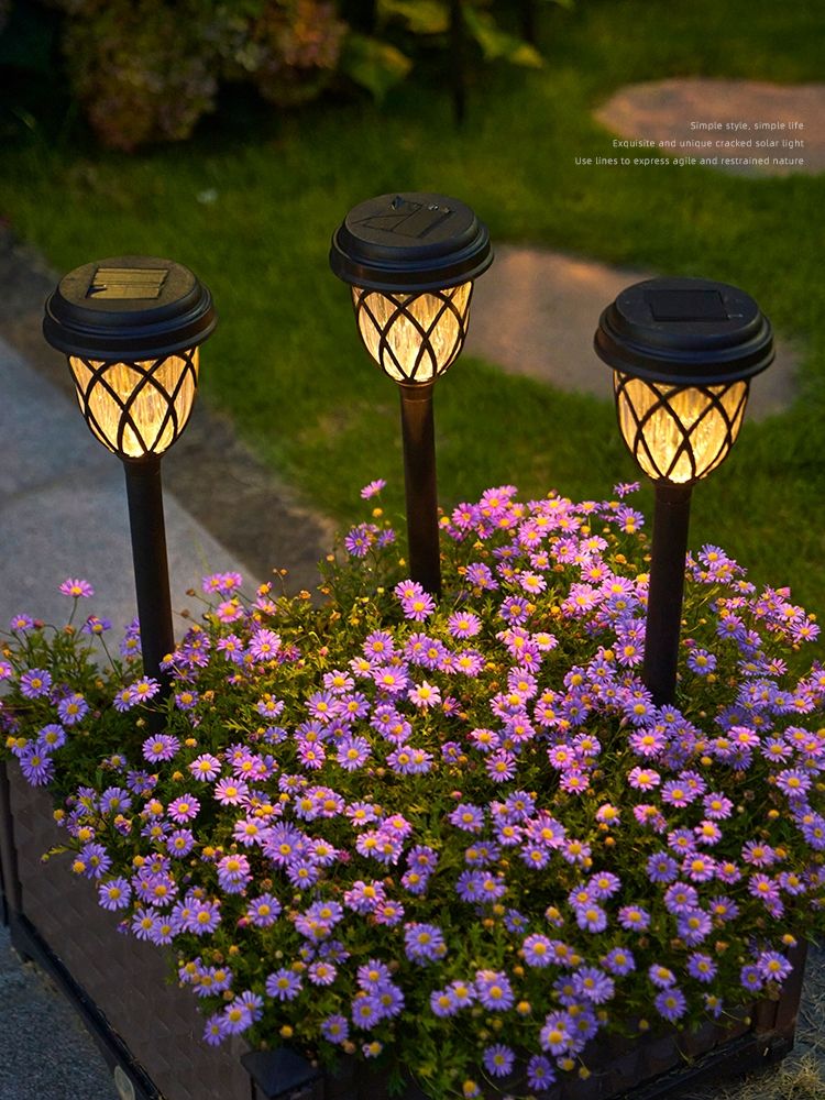 New solar-powered outdoor courtyard ground plug lawn light, home garden atmosphere decoration, grassland waterproof landscape arrangement details Picture
