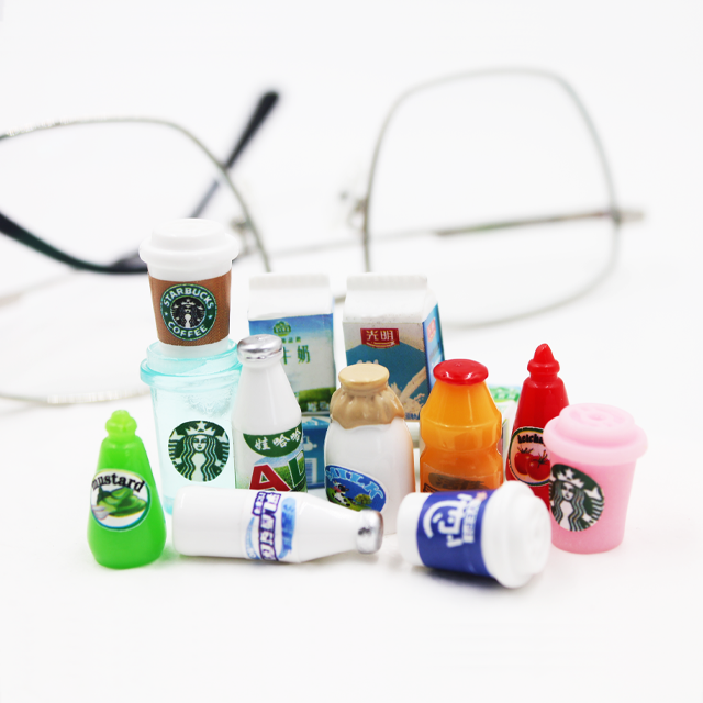 瓶子挂件盲袋仿真玩具/瓶子挂件盲袋仿真玩具/瓶子挂件盲袋仿真玩具白底实物图