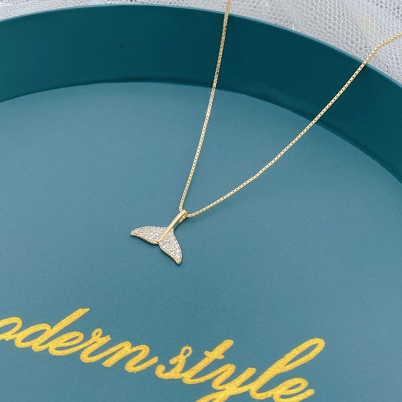 The S925 sterling silver box chain necklace with a micro-studded fishtail pendant accessory exudes a sense of high-end, light luxury and simplicity, the same style as the Internet celebrity detail image 3
