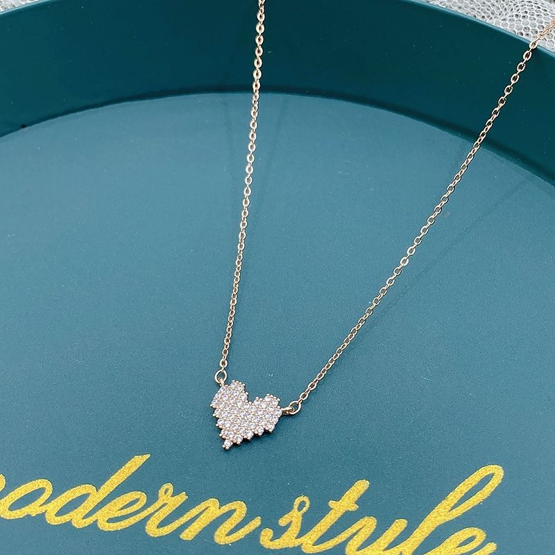 The cute and simple collarbone chain, slightly studded with diamonds, is a gentle and fairy-like necklace that catches the eye and is versatile, with a unique personality detail image 2