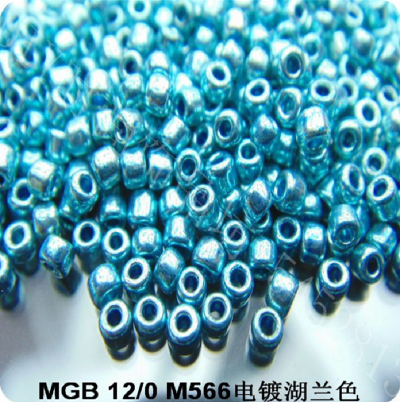 Yiwu diy beading materials: loose beads, hand-electroplated rice beads 2mm, 3mm, 4mm, accessories and ornaments, hand-made glass, diy tube beads Application Scenario