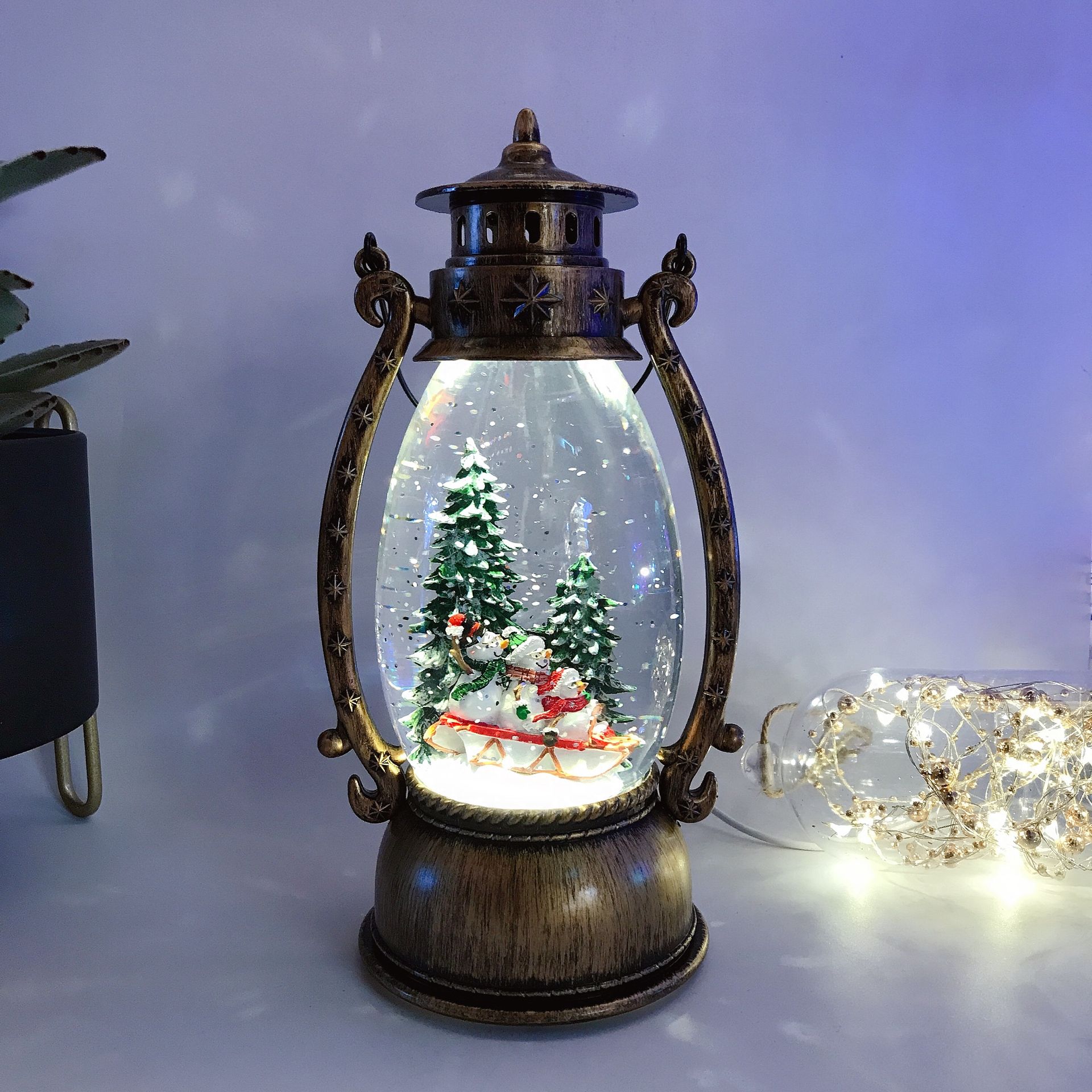 圣诞装饰品 透明半圆球注水大马灯音乐盒飘雪老人雪人八音盒圣诞树圣诞用品送孩子