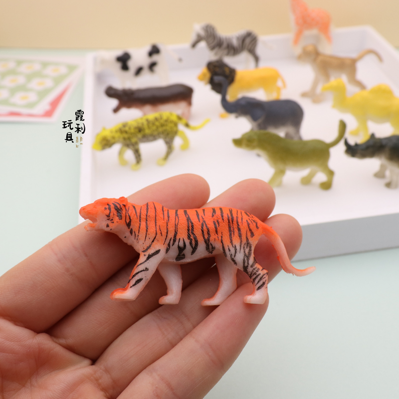 仿真 过家家 塑料玩具 赠品细节图