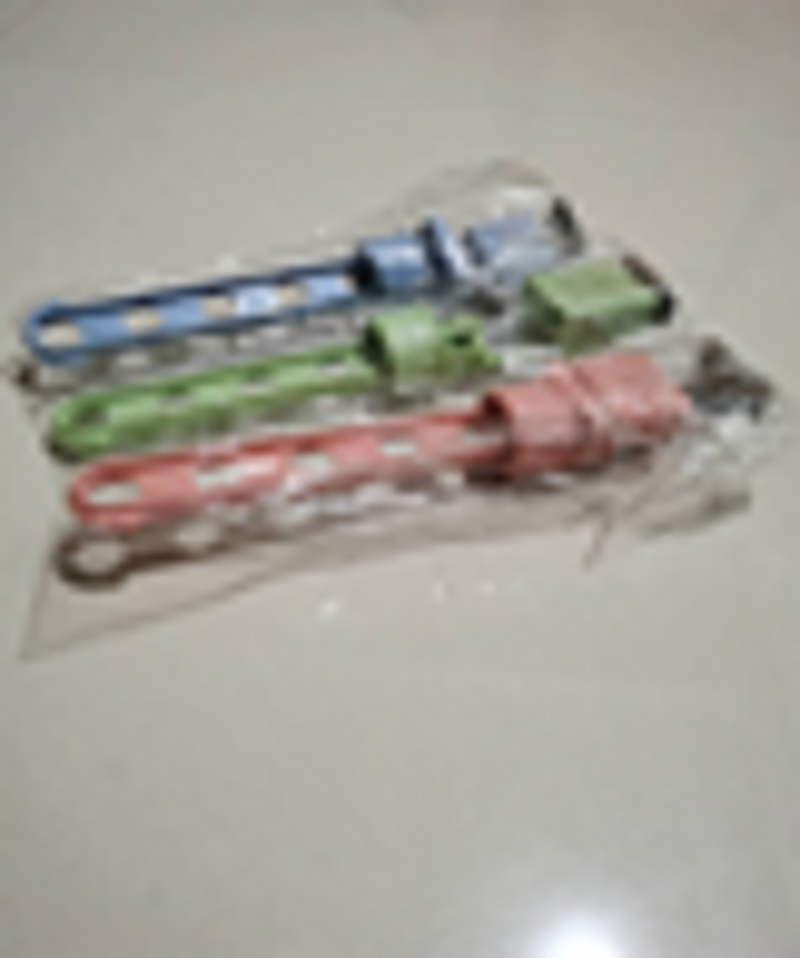 Travel hangers (ABC) in 3 colors
