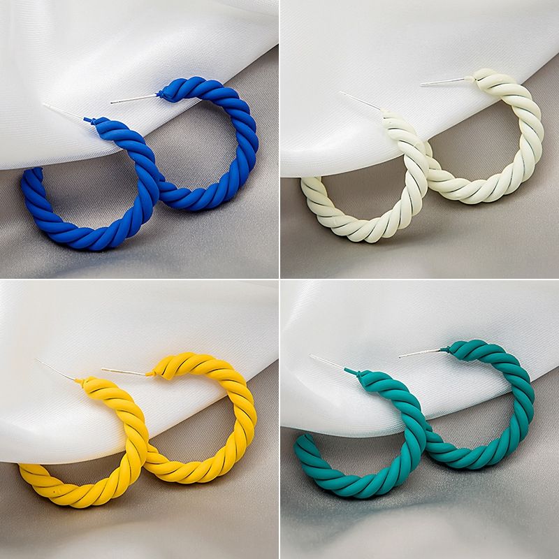 Factory direct sales of wrought iron pressed earrings, pendants, rough accessories, jewelry accessories, popular bestsellers, classic European and American brand iron metal earrings with spray paint detail image 4