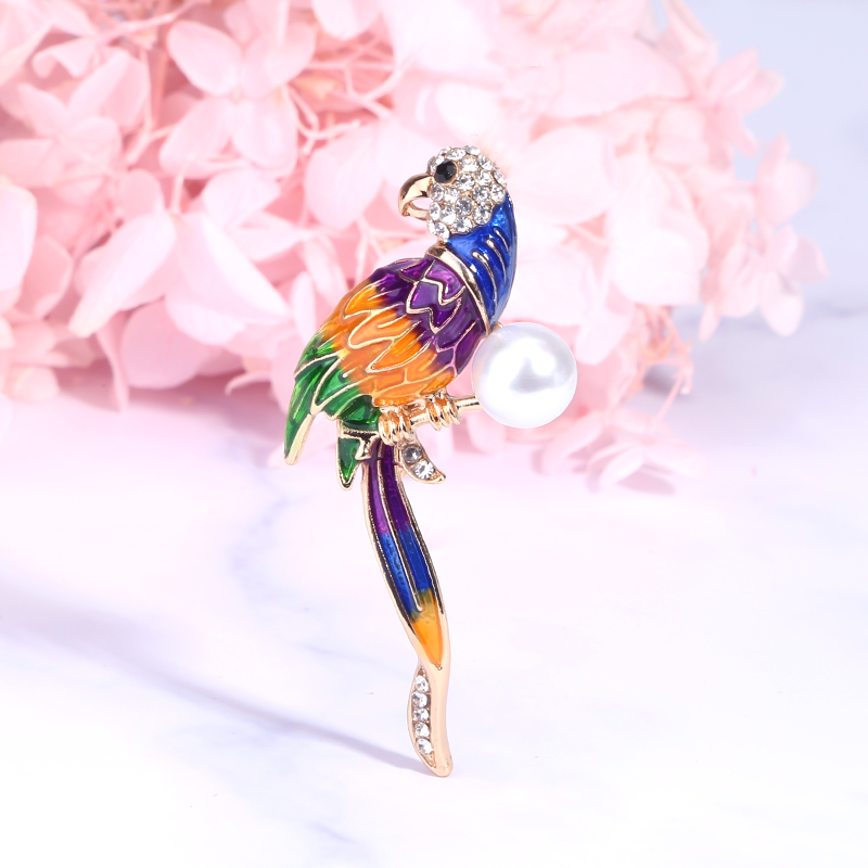 Factory direct sales, popular high-end new brooches for foreign trade, paired with Langdi Oil bird creative European and American luxurious high-end pearl pins, pearl coats, corsages, mom gifts
