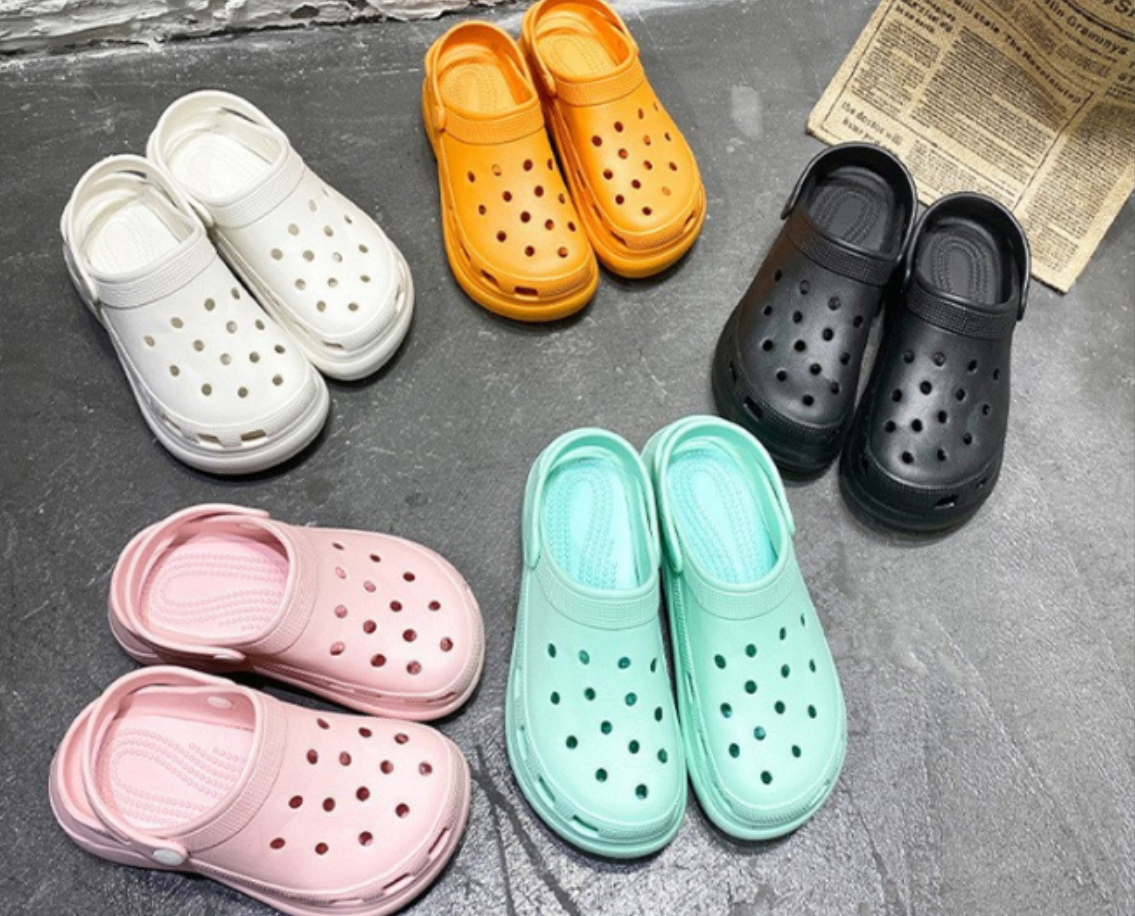 Simple solid-color crocs are exclusively for export