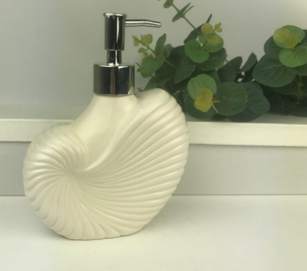 Press-type shampoo, body wash and lotion bottles are exclusively available for export