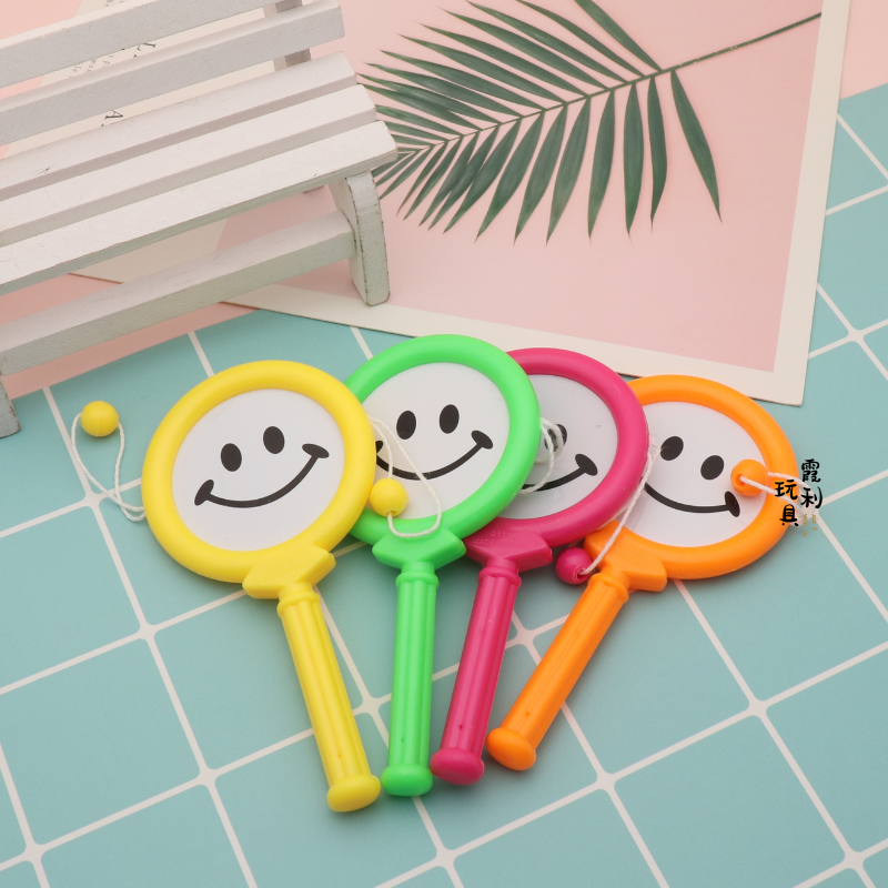 Smiling face drum, children's plastic toys, gifts, party livening and cheering props Application Scenario