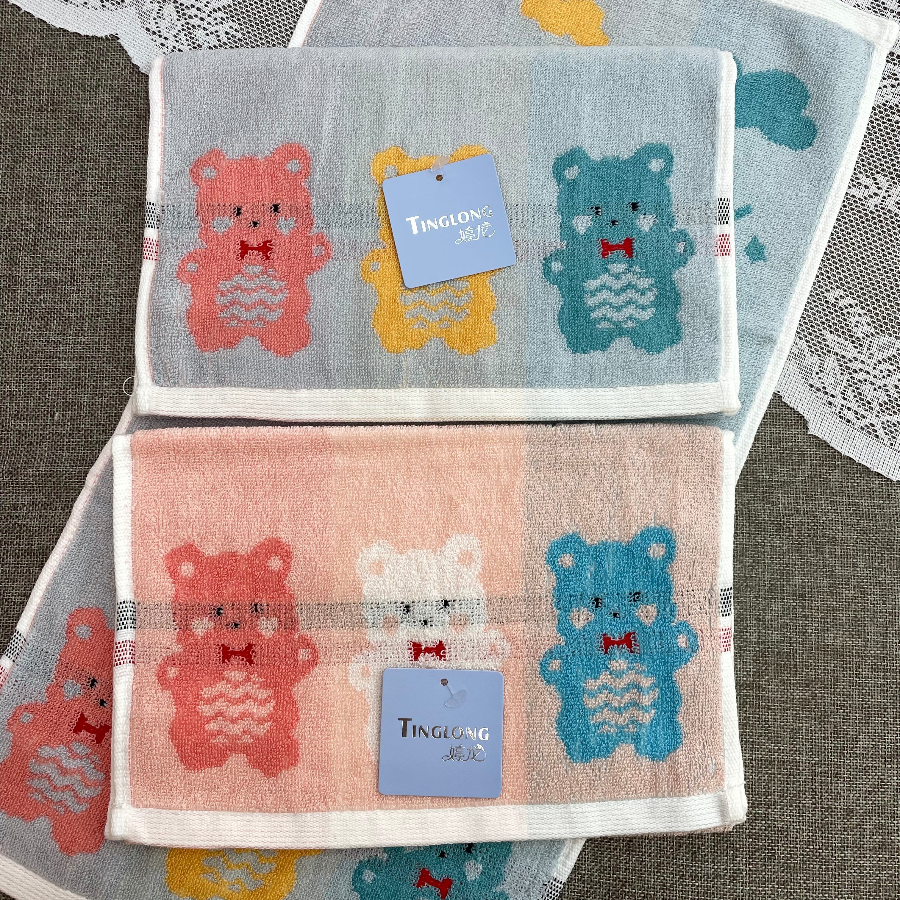 Tinglong Factory direct sales of pure cotton children's face towels with three bear patterns details Picture