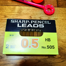 HB铅笔芯 黄凌形造型铅笔芯合，一管装12支60MM铅笔芯
