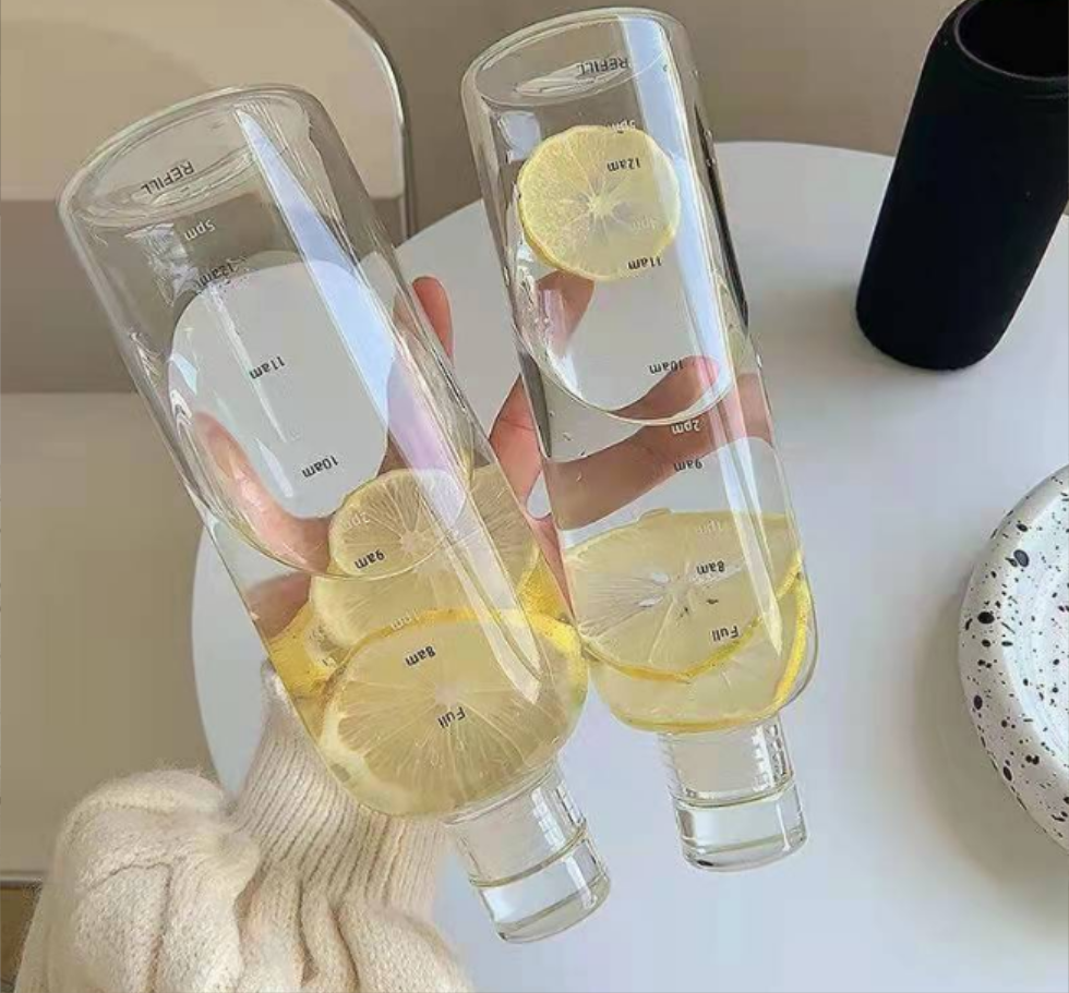 Export of transparent plastic cups