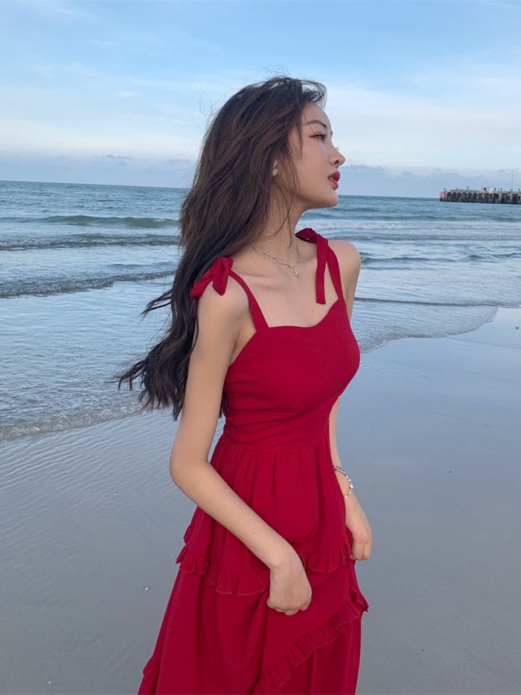 57海边度假红色吊带连衣裙女夏2022年新款超仙去三亚旅行适合沙滩裙图