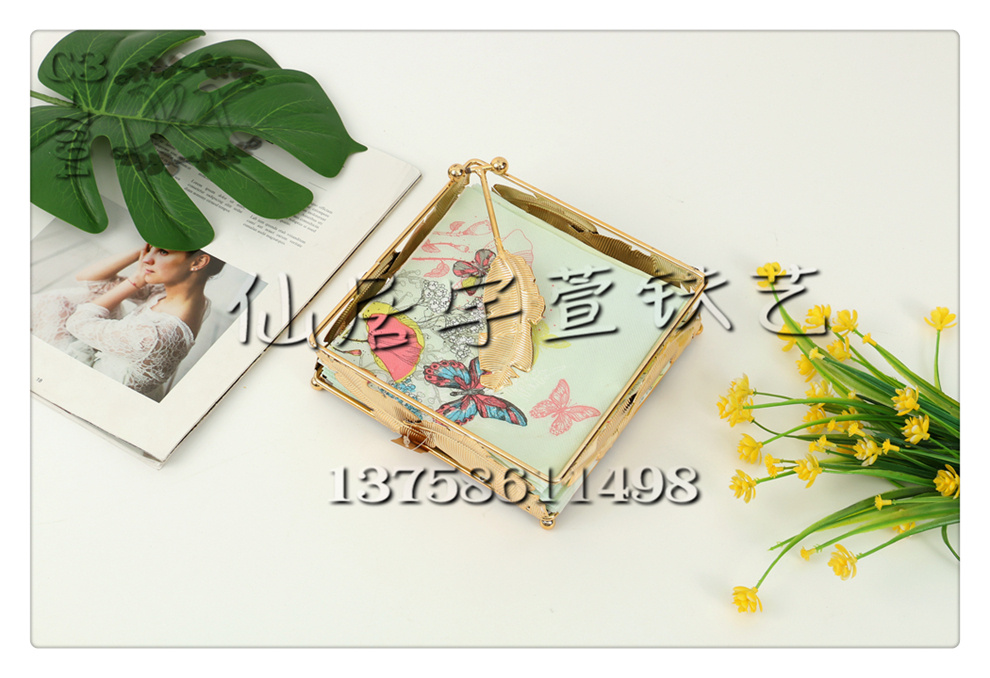 Yuxuan Ironwork Fashionable Square Golden Ironwork living Room Tissue holder Tissue tray Metal Mirror Tissue Storage tray 14 Item Picture