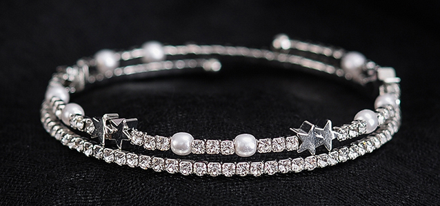 Fashionable new product: Simple, full diamond, trendy and elegant women's bracelet Chao Xia 18 Item Picture