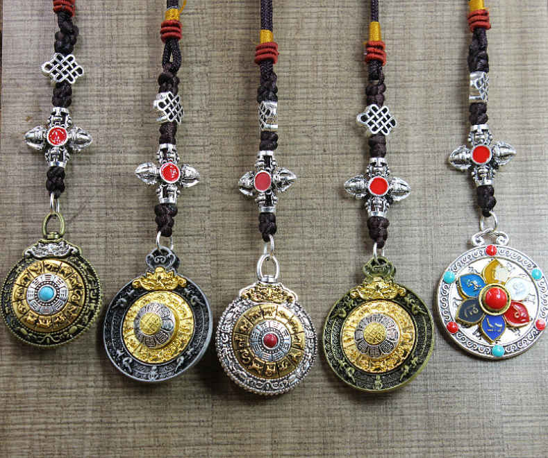 Pendant features: Waist pendant, painted rotating six-character mantra, zodiac sign, alloy nine-palace Bagua sign, Smooth Jewelry store