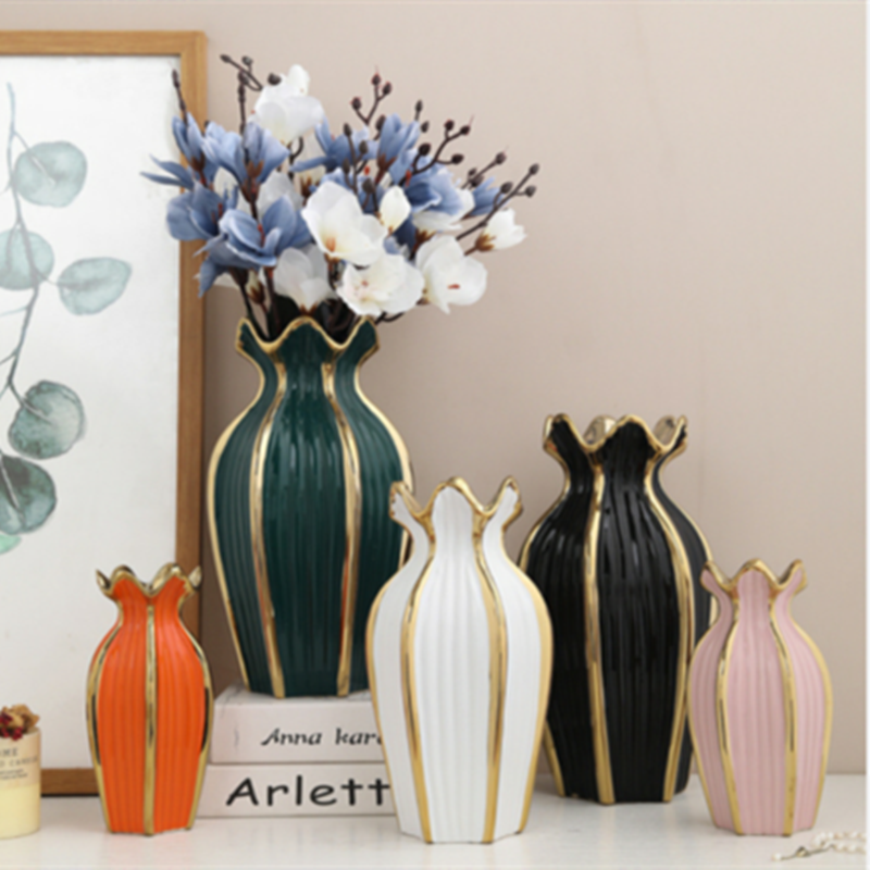 Nordic light luxury gold electroplated ceramic vases, wedding hotel soft decoration items, hydroponic flower vases, living room decorative cabinets, dining tables, model room home decorations Item Picture