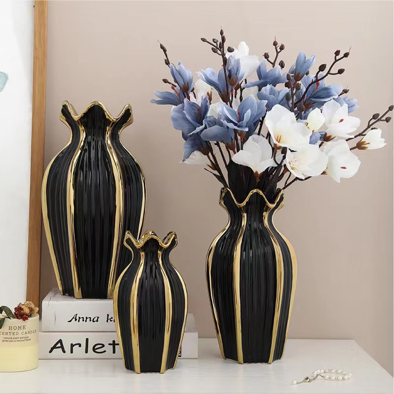 Nordic light luxury gold electroplated ceramic vases, wedding hotel soft decoration items, hydroponic flower vases, living room decorative cabinets, dining tables, model room home decorations details Picture