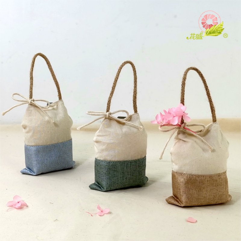 A Curtain of Dreamy sachets