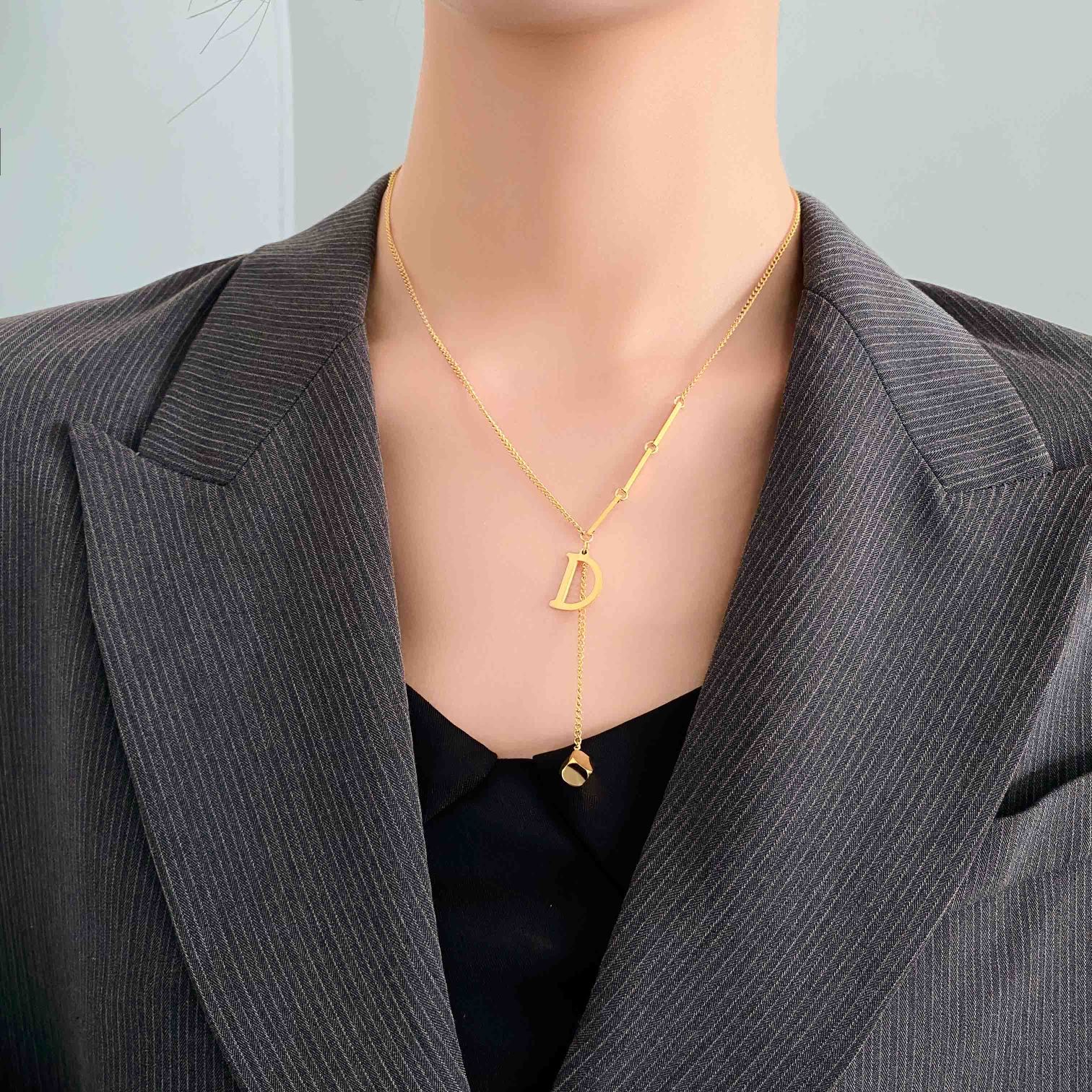 不掉色钛钢D字母长款毛衣链2022年新款网红设计感项链女锁骨链潮详情图2