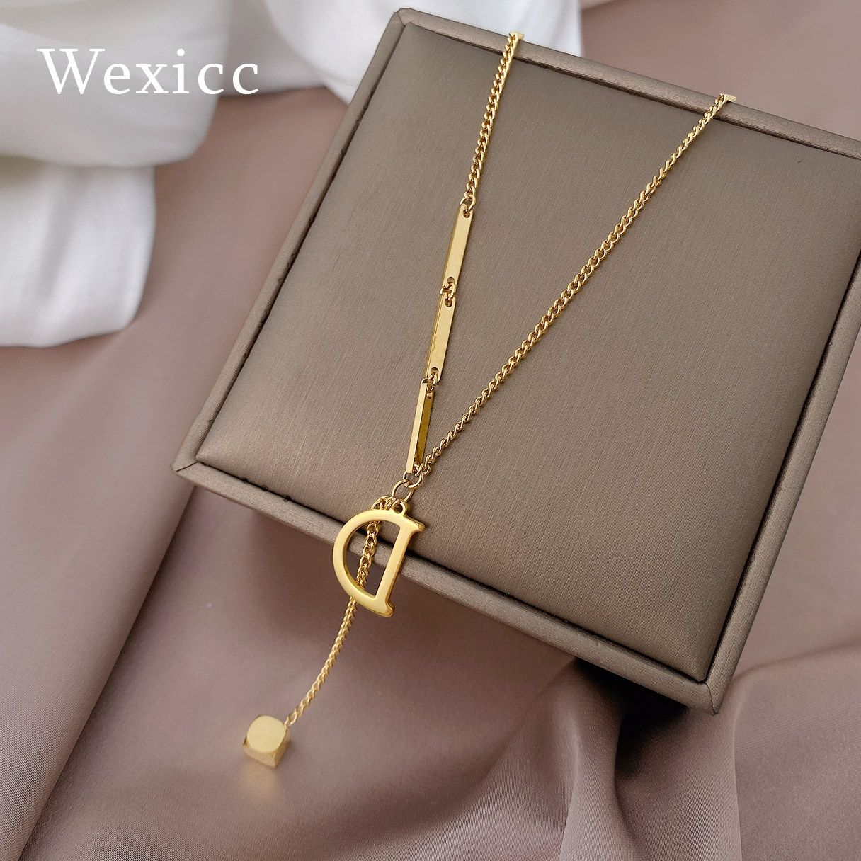 不掉色钛钢D字母长款毛衣链2022年新款网红设计感项链女锁骨链潮详情图3