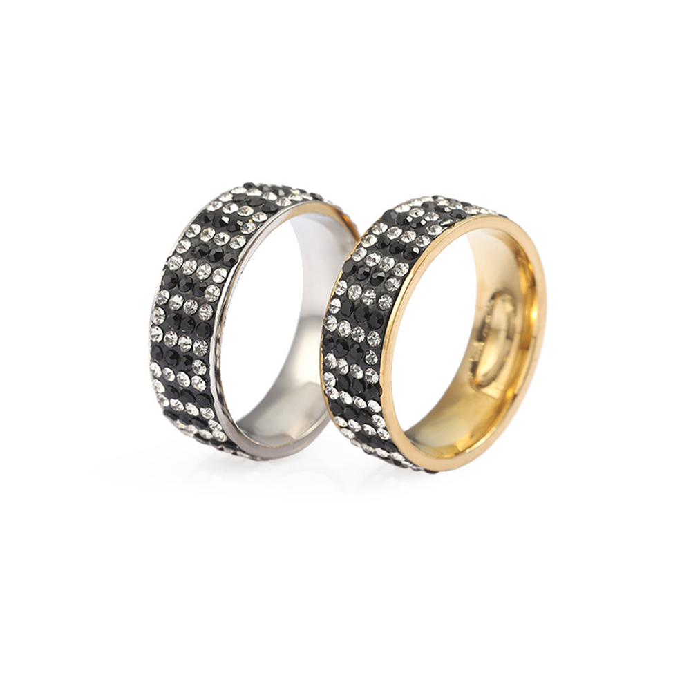 Trendy accessory: A four-row clay white diamond and black diamond ring JZ037 Application Scenario