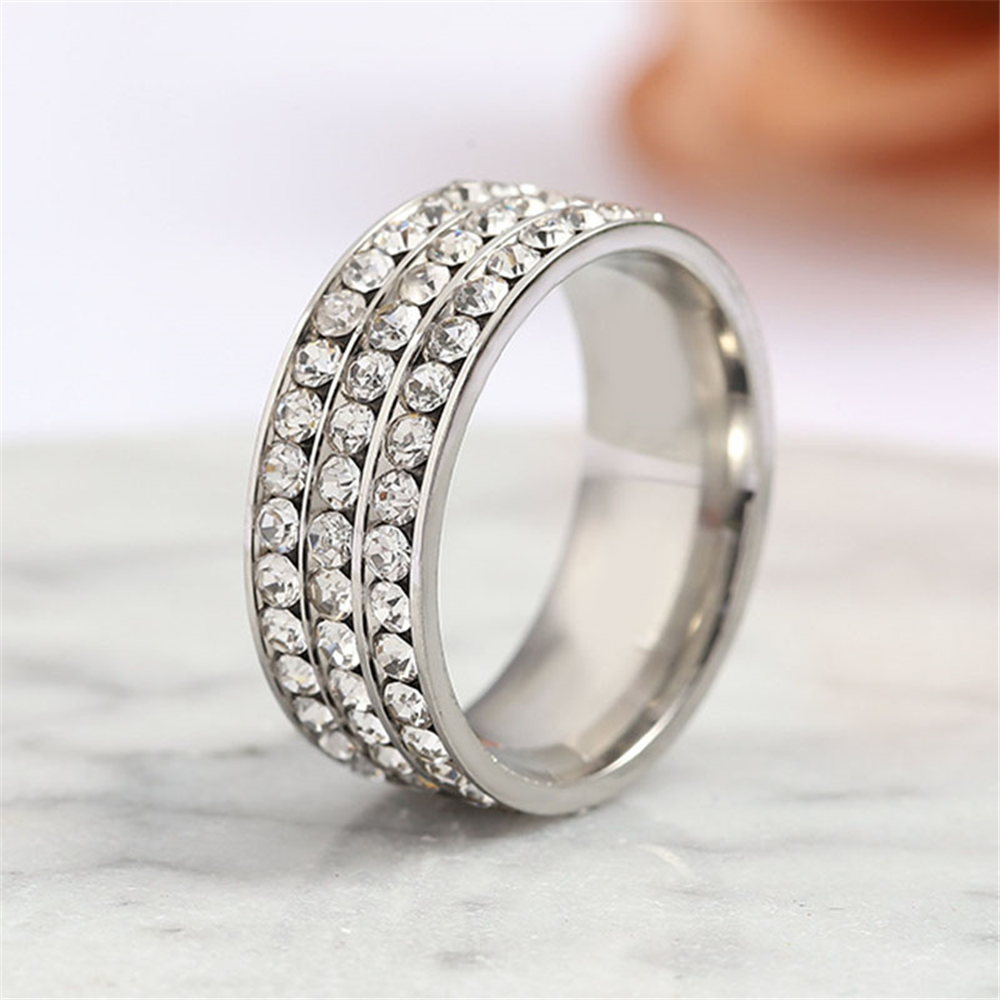 Trendy accessory: 3-ring clay white diamond ring JZ034 Application Scenario