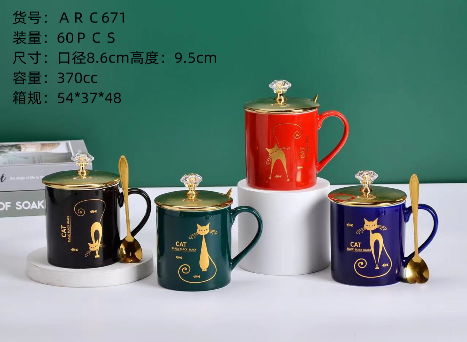 Nordic Crown Ceramic cup, high-end creative and light luxury new covered mug, coffee lovers' souvenir Application Scenario