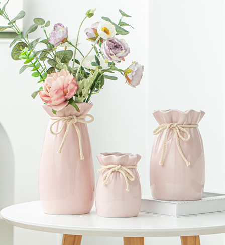 Nordic creative lucky bag ceramic vase decoration, water-cultivated model room hotel decoration, ceramic vase arrangement, Nordic modern creative home living room and dining room dried flower decoration details Picture