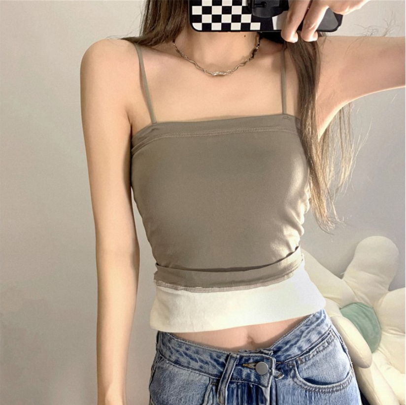 A fleece, thickened, small halter BM-style slim-fit inner tank top for women's autumn sleeveless strapless base layer Application Scenario