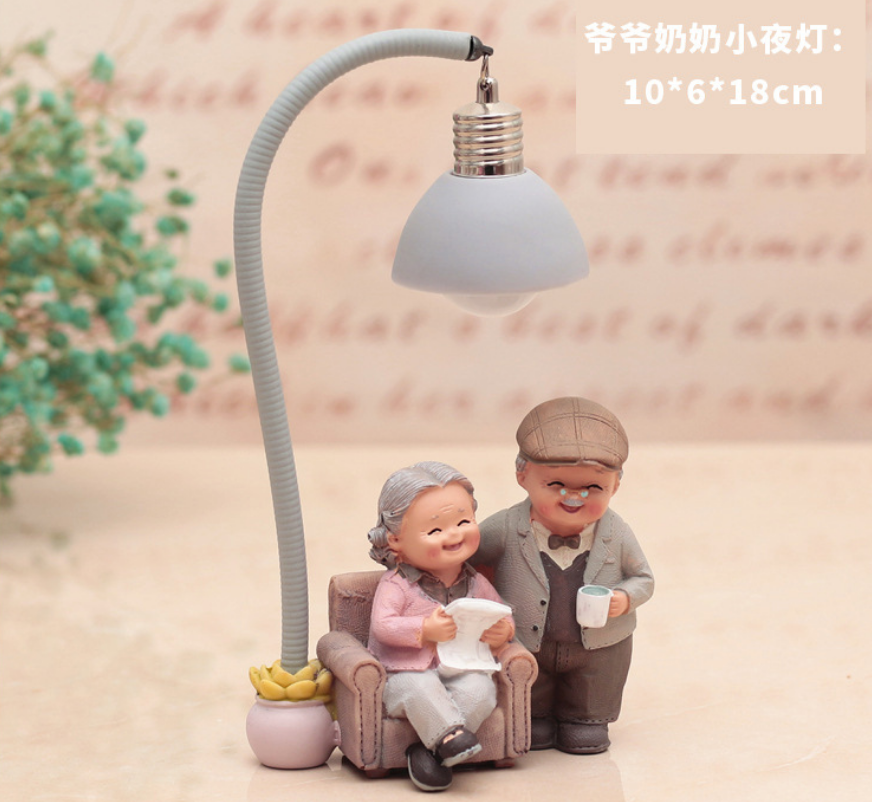 Creative couple ornaments as wedding anniversary gifts details Picture