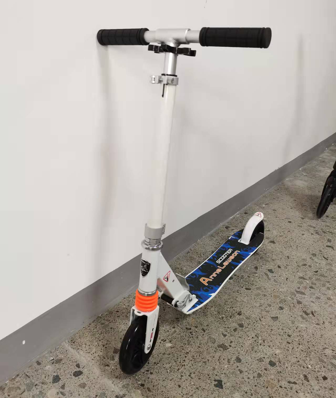 Todo aluminio delantero y trasero choque pequeño scooter details Picture