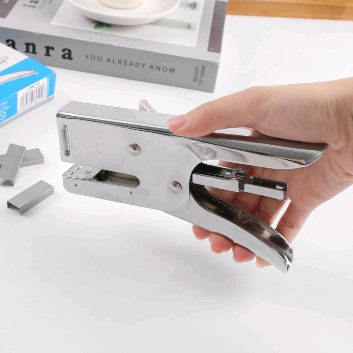 512大号全金属手钳式订书机 手钳式订书机 省力订书机（用12号统一针24／6）详情图2