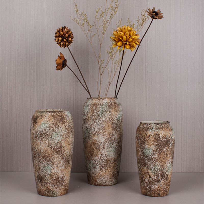 New retro and nostalgic ceramic vases, table flower vases, home decoration ornaments and handicrafts details Picture