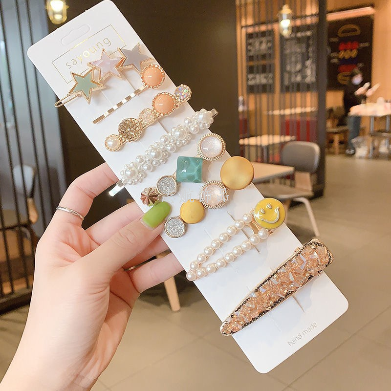 Internet-famous hairpins, bangs, pearl one-line clips, fairy side clips, forest-style super fairy clips, headwear, adult female hair accessory clips Application Scenario