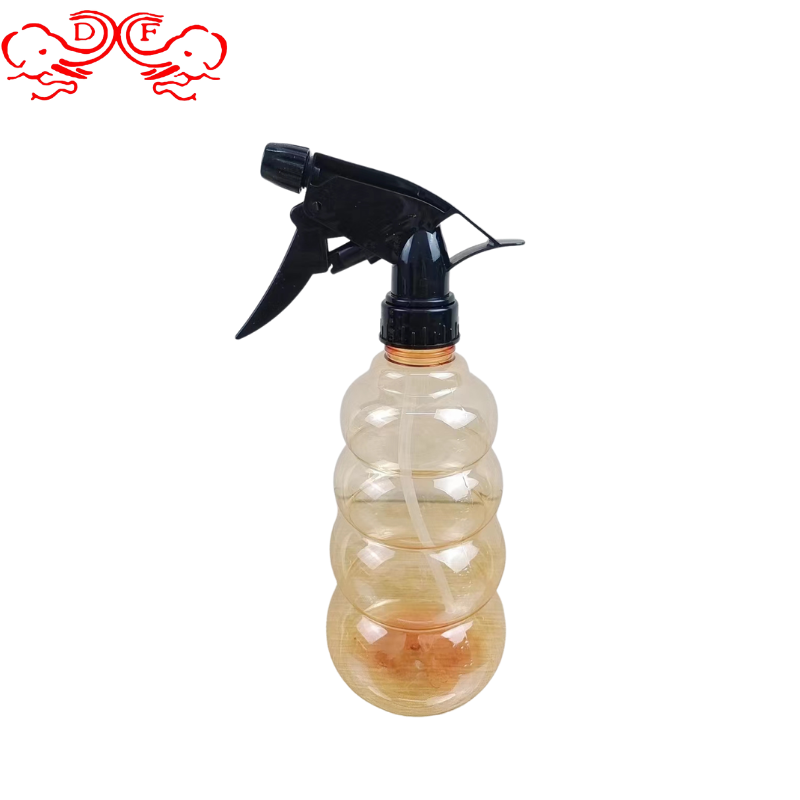 DF68243 Household spray bottle, small transparent flower watering spray bottle, pressure sprayer, small pneumatic spray bottle, alcohol disinfectant, DF Trading House Application Scenario