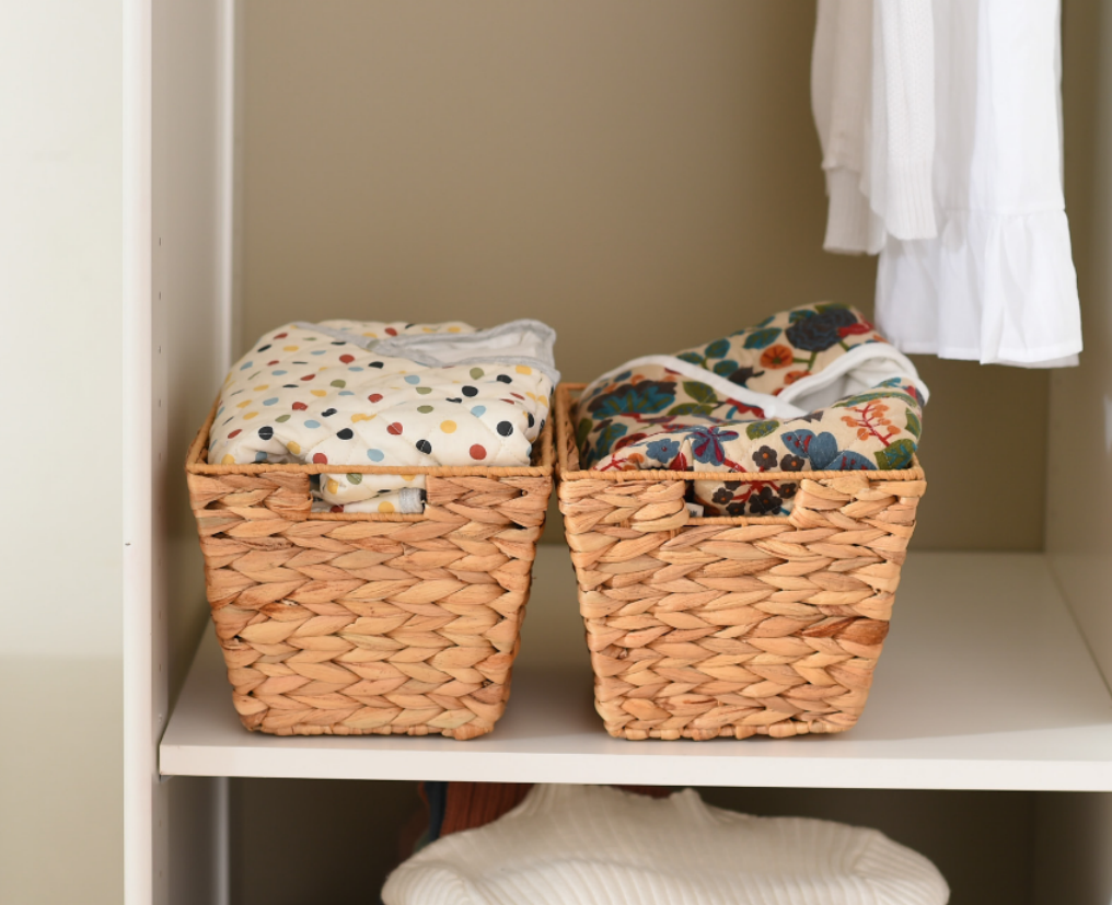 Woven home storage baskets, blue gourd grass storage baskets, clothes and toys organizing baskets, snack and fruit storage baskets Application Scenario