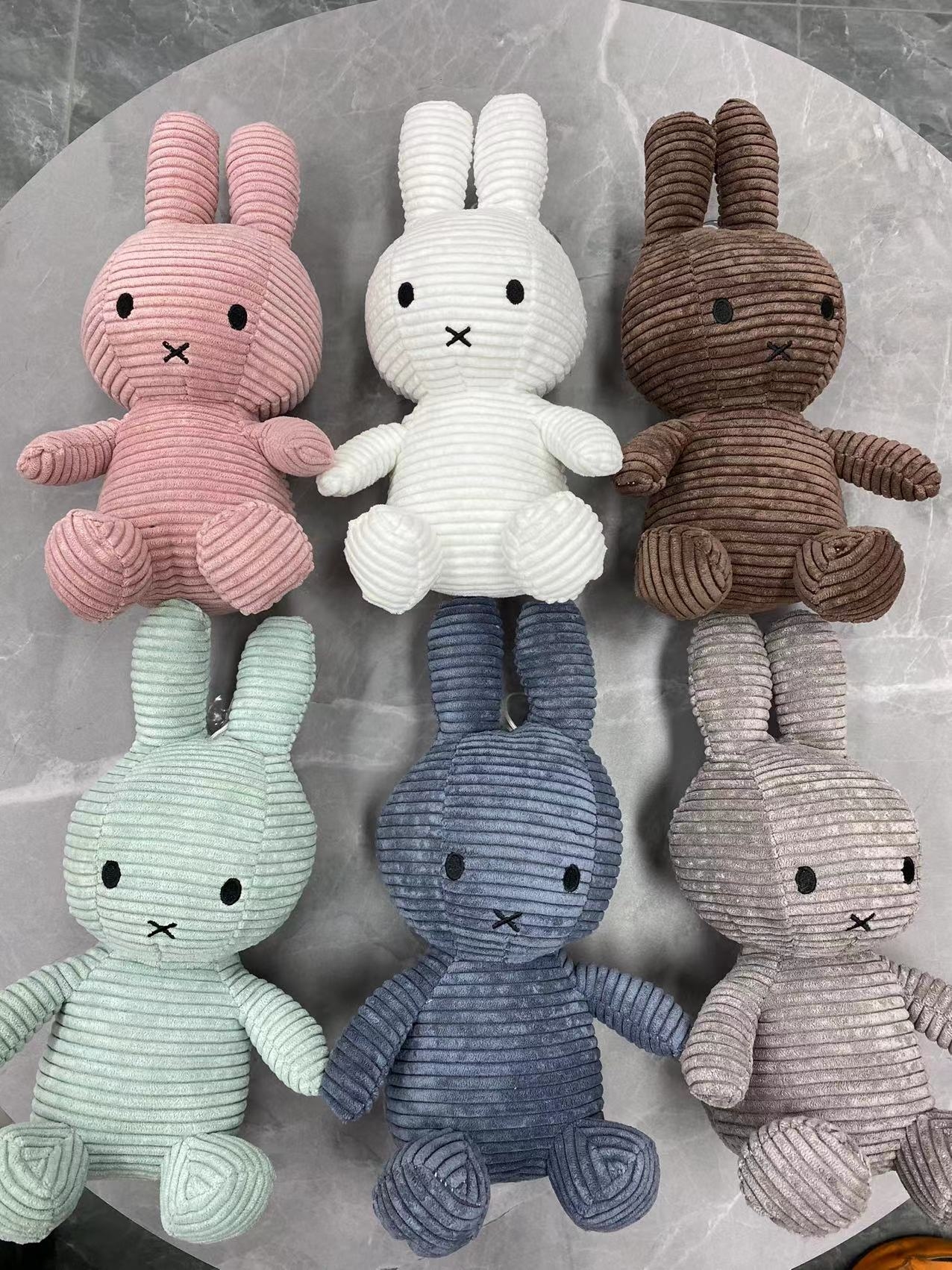 Creative animal figurines, plush rabbits, display stand ornaments, small throwing dolls