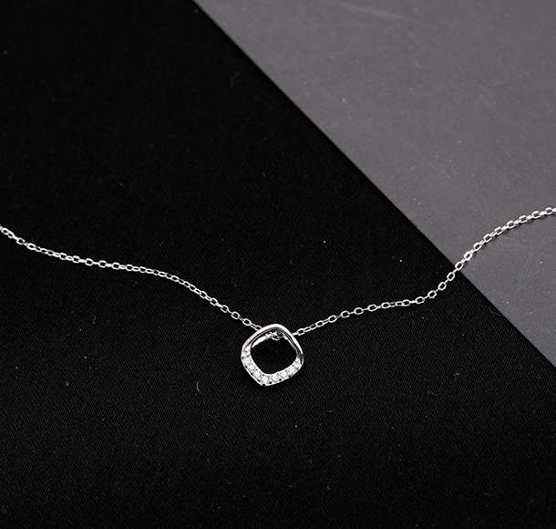 几何项链女夏ins方形锁骨链简约冷淡风网红小众设计感吊坠